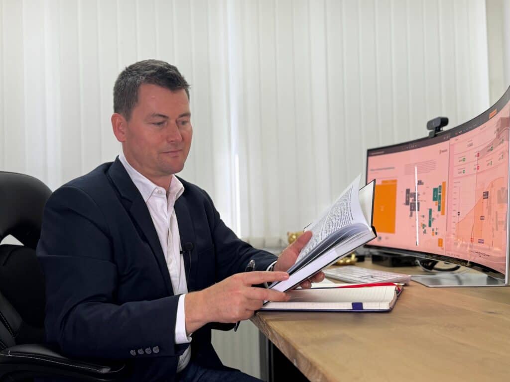 Finanzarchitekt Herbert Tiefenthaler bei der Bestandsanalyse in Linz